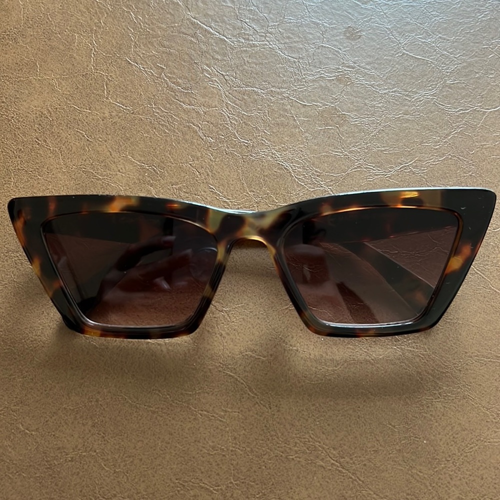 SUNGLASSES